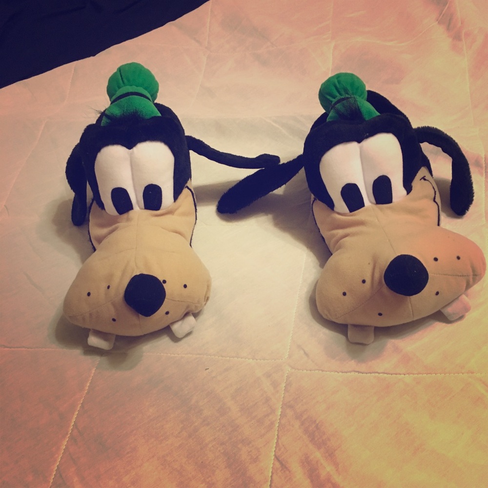 GOOFY SLIPPERS!!